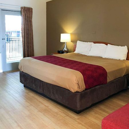 Econo Lodge Inn & Suites Oakland Airport Exterior foto