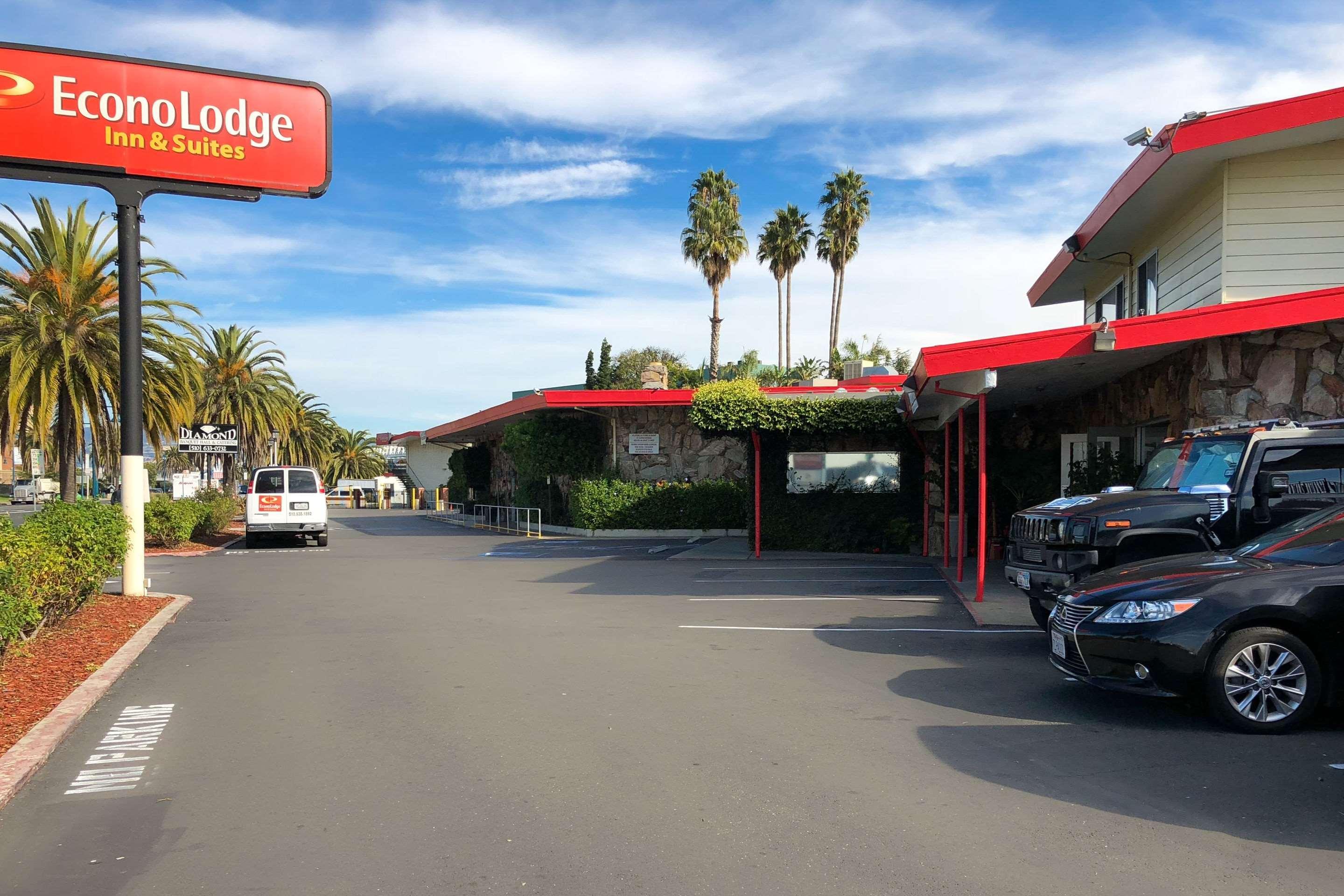 Econo Lodge Inn & Suites Oakland Airport Exterior foto