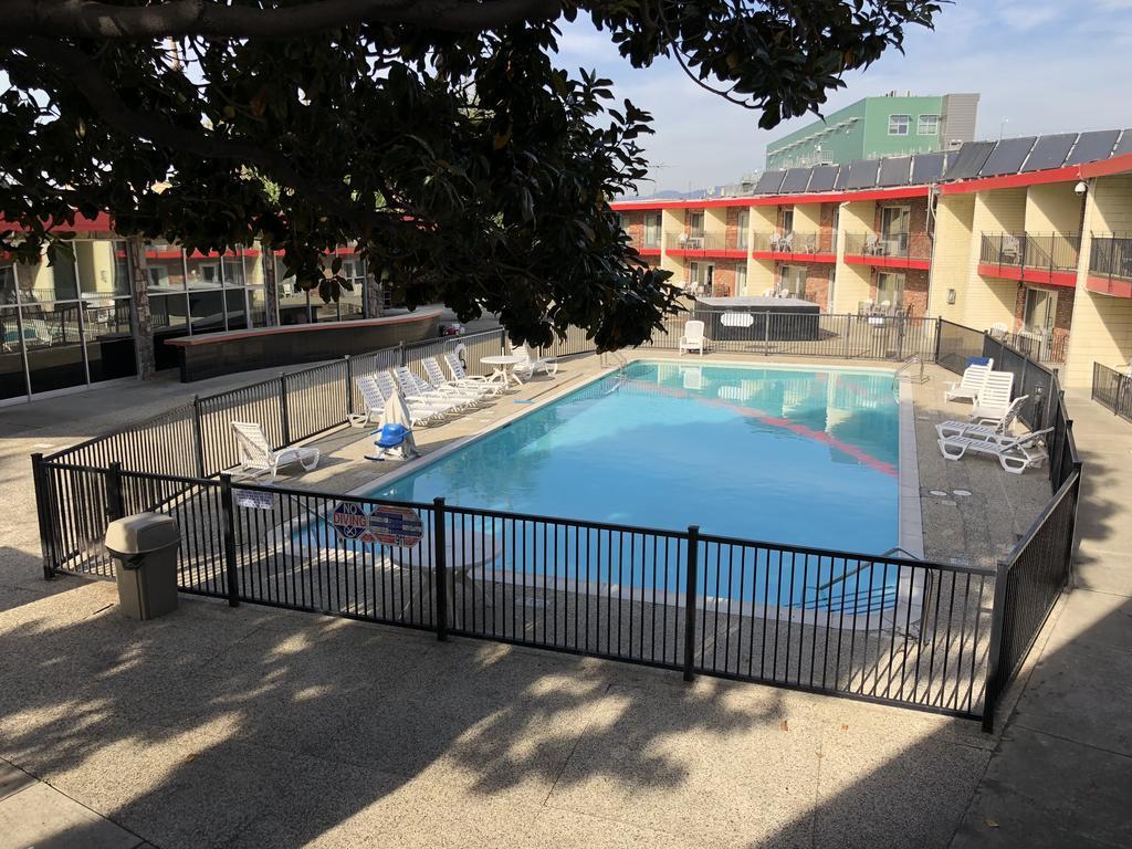 Econo Lodge Inn & Suites Oakland Airport Exterior foto