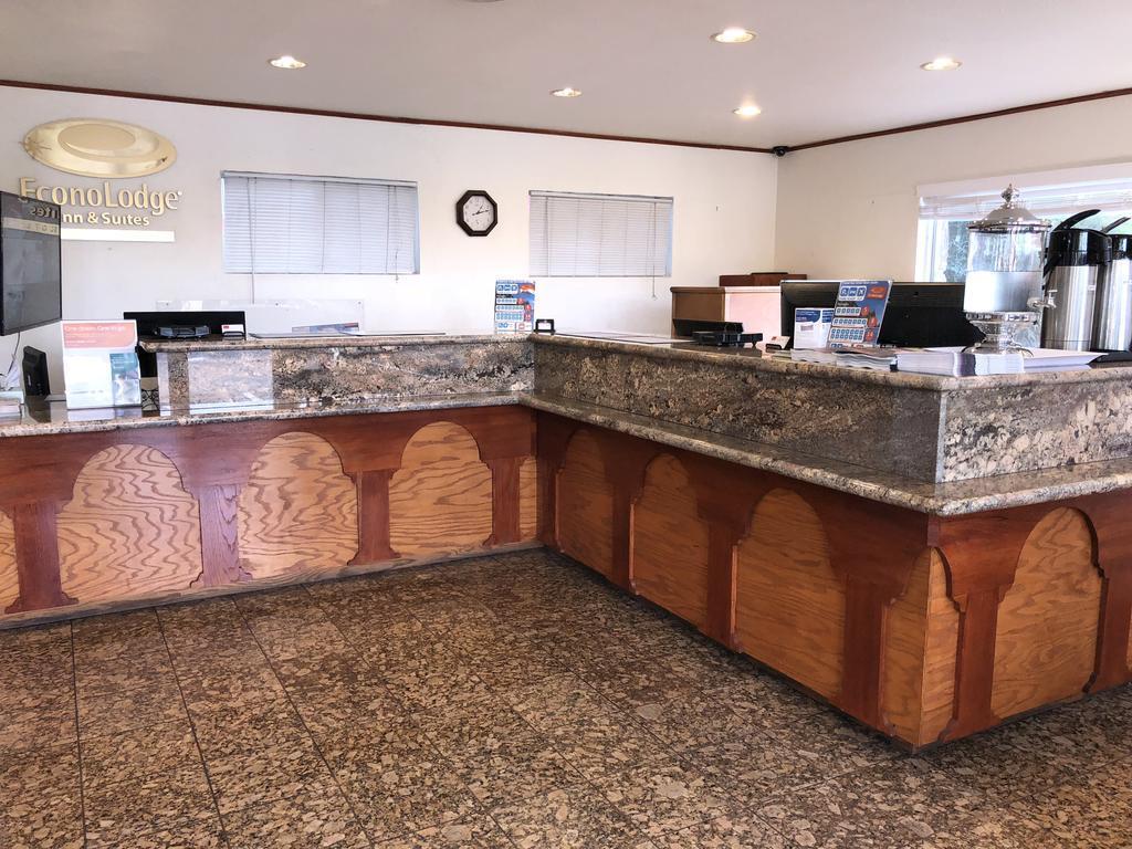 Econo Lodge Inn & Suites Oakland Airport Exterior foto