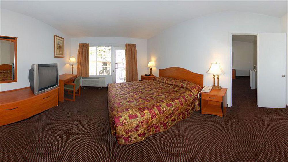 Econo Lodge Inn & Suites Oakland Airport Exterior foto